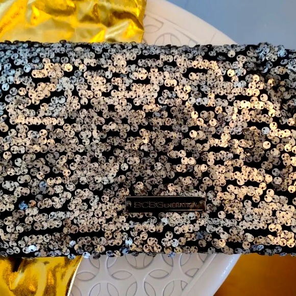 BCBG Generation Black/Silver Sequined Foldover Clutch Bag with pouch NWOT - Picture 1 of 5